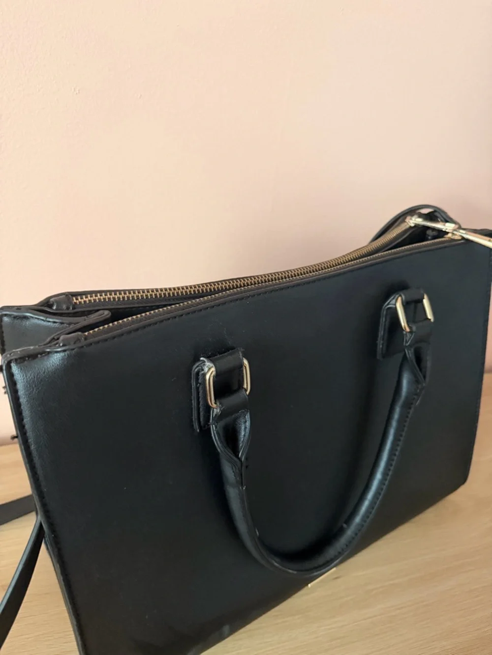 Classic Black ALDO Handbag - Picture 3 of 9